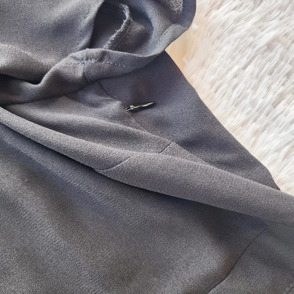 DE Collection Black V-neck Pleated Midi Dress‎